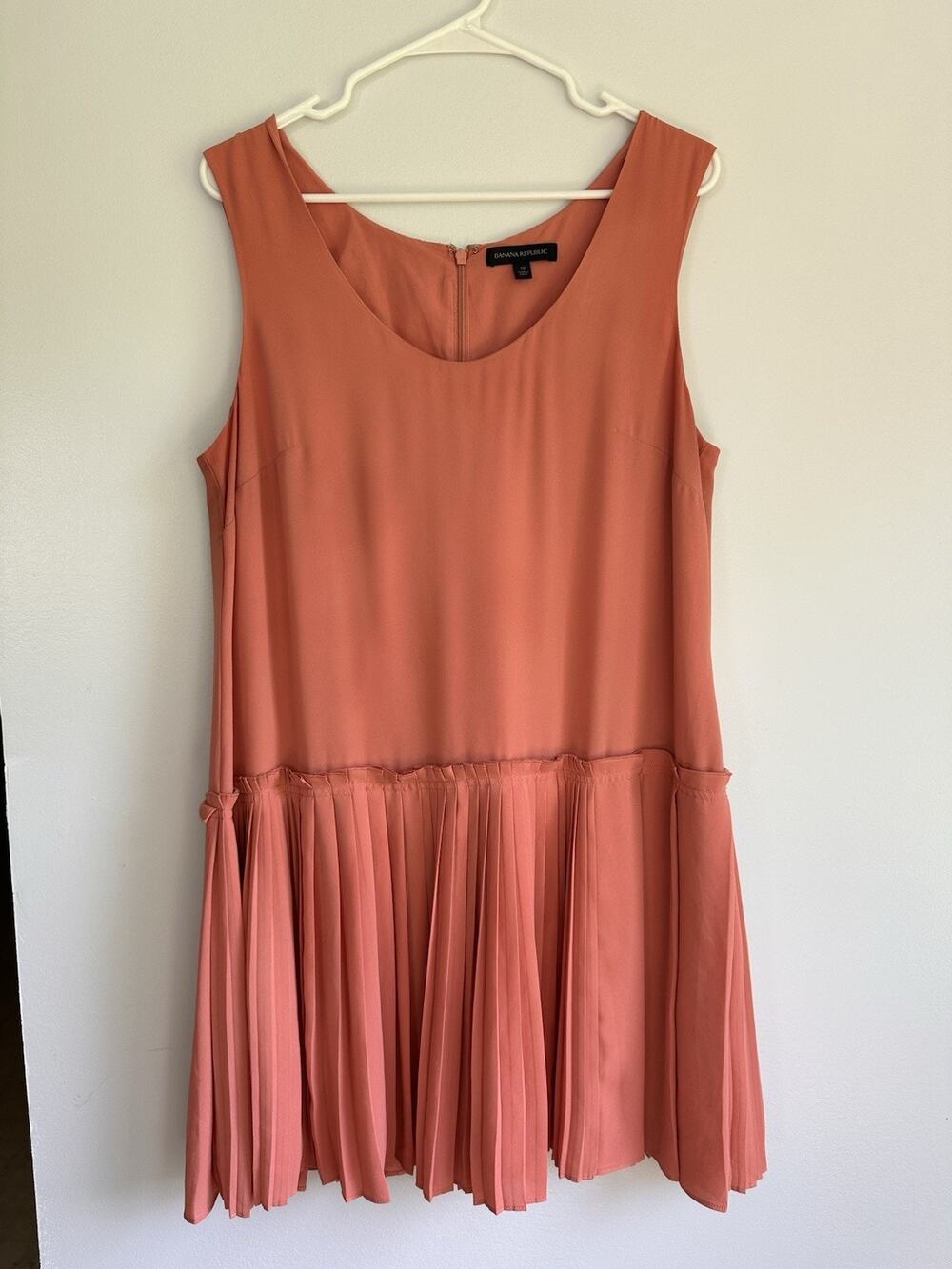 Banana Republic Woman’s Size 12 Peach Drop Waist Dress Pleated Skirt Flapper